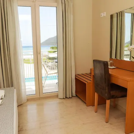 Cosmos Hotel Vassiliki