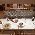 Hotel Cosmos 3*