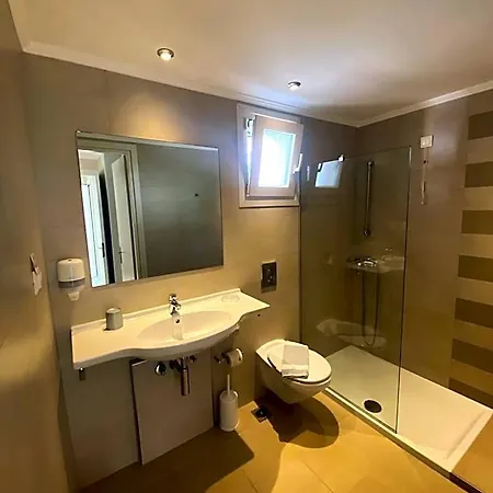 Hotel Cosmos 3*