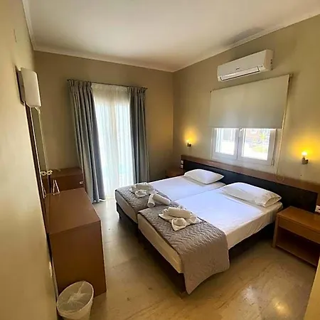 Hotel Cosmos 3*
