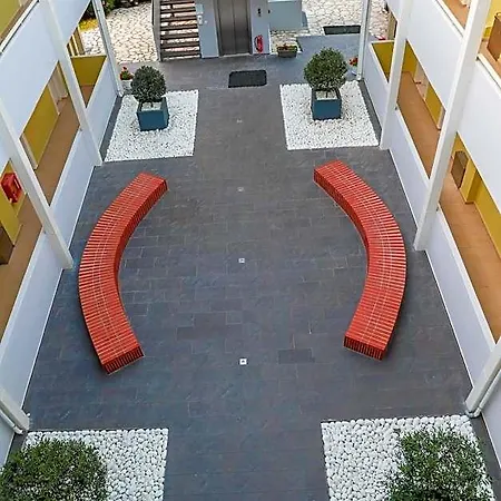 Hotel Cosmos