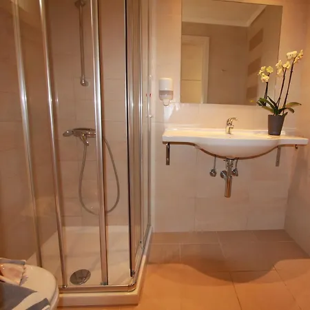 Hotel Cosmos 3*